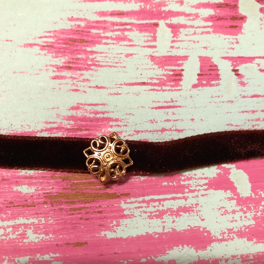 Burgundy velvet choker w antique gold